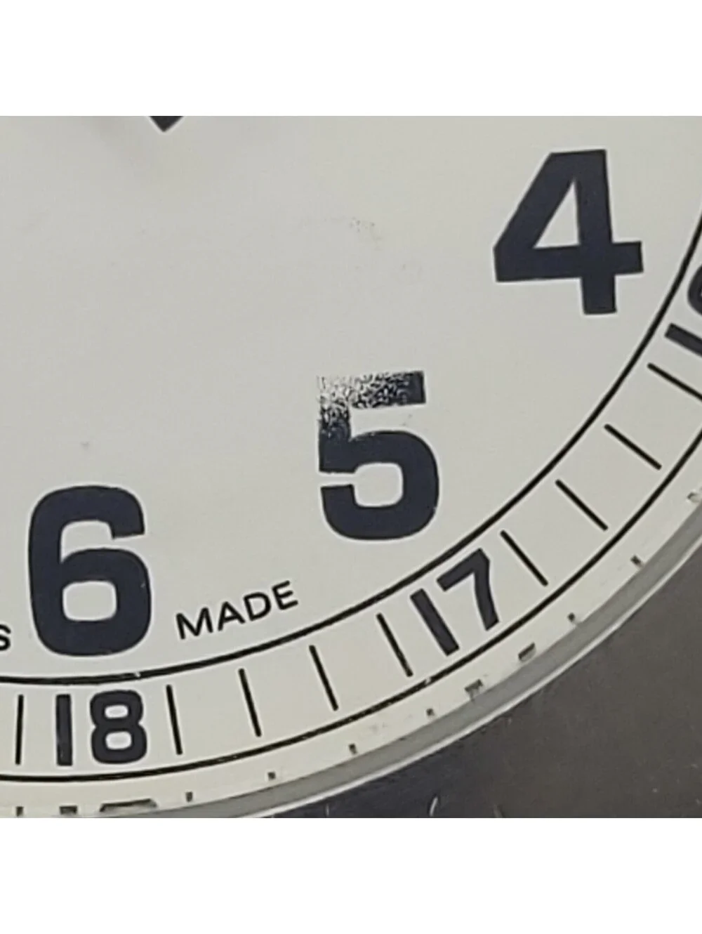 Victorinox Swiss Army Field Watch White Dial Swiss Made New Battery
